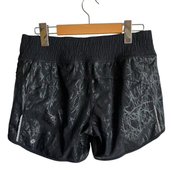 Lululemon Speed Up Short Size 6 *Long 4" Black Shiny Foil Doodle - Picture 5 of 10